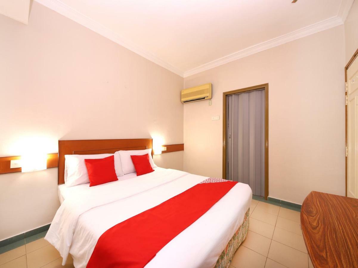 Oyo 764 Hotel Famous Inn Malacca Exterior foto